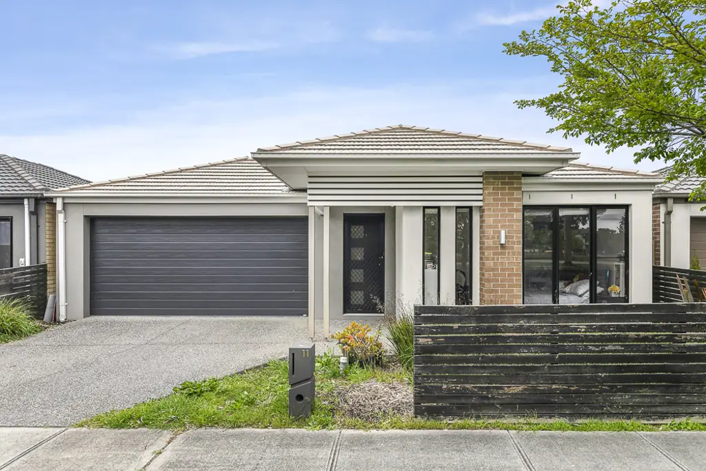 11 Oscar Circuit, Roxburgh Park, VIC 3064