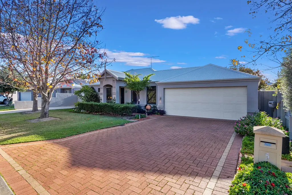 5 Onslow Court, Erskine, WA 6210