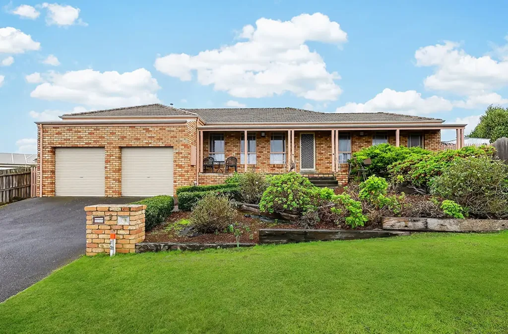 Warrnambool 4房  SPACIOUS FAMILY LIVING IN A PRIZED NORTH WARRNAMBOOL ADDRESS