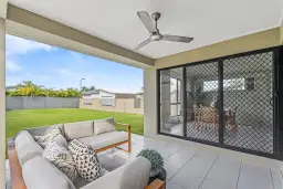 3 Catana Crescent, Hope Island