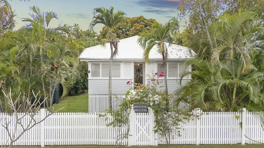 Hermit Park 3房  Quintessential Queenslander: Adorable Block and Suburb !