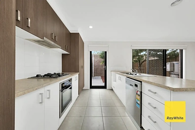 24 Lucca Walk, Mernda, VIC 3754, 3 slaapkamers, 2 badkamers, Townhouse