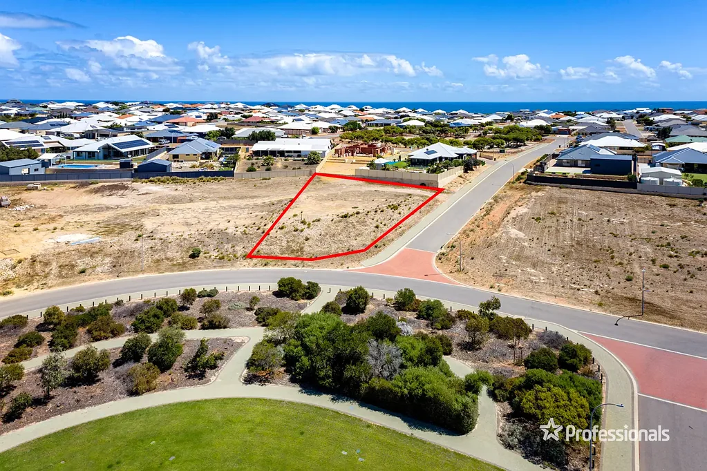 Wandina Prime Elevated Block with Sweeping Views!