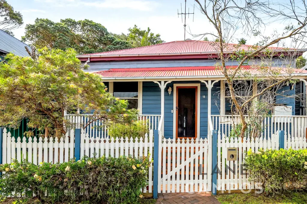 18 George Street, Tighes Hill, NSW 2297