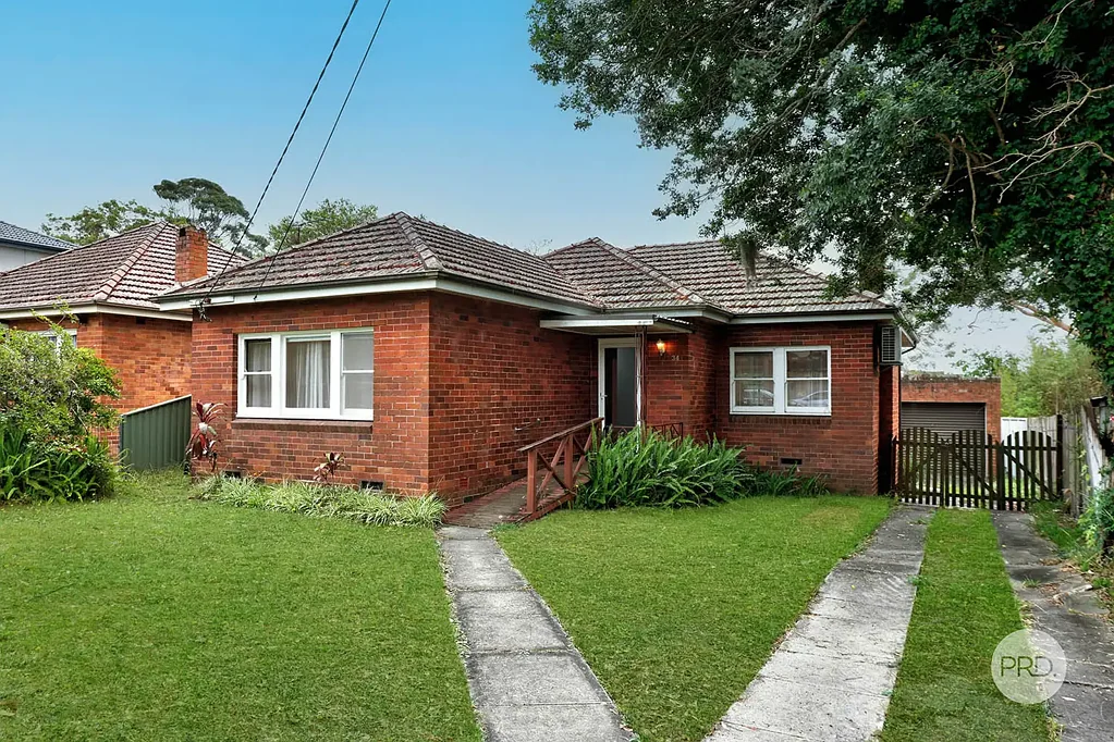 Oatley 3Kwarto Full Brick House with Great Potential