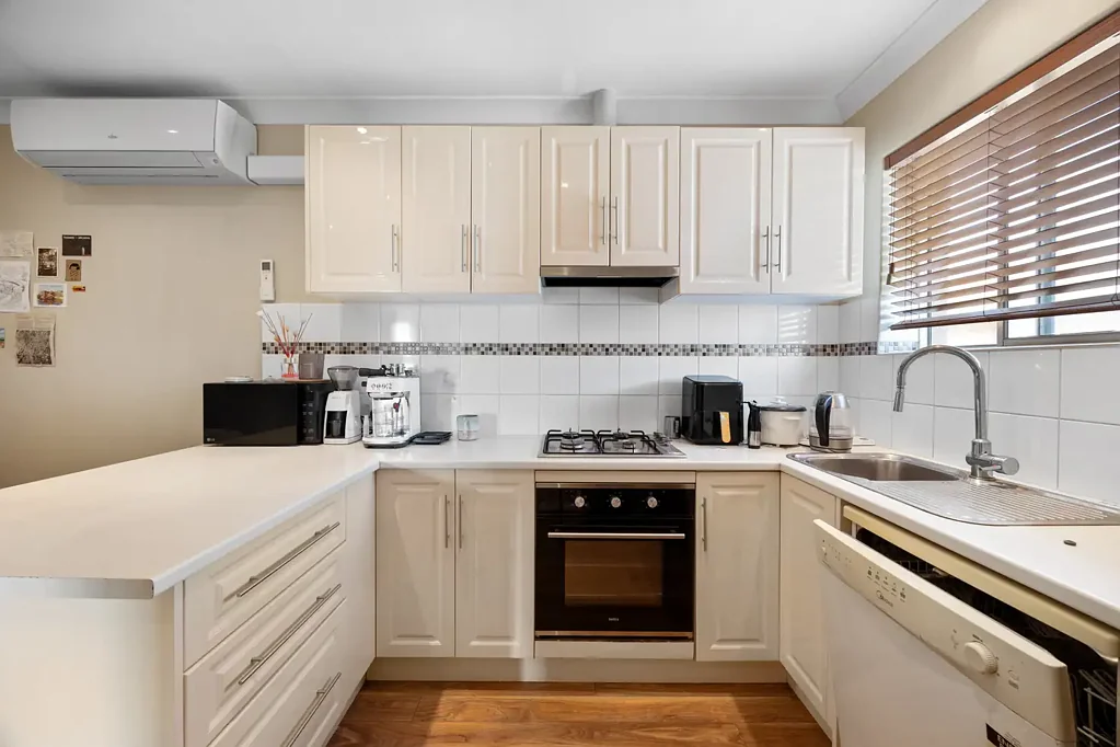Woodville Gardens 2Zimmer First home, First investment, First opportunity – Updated 2 Bedroom Unit.