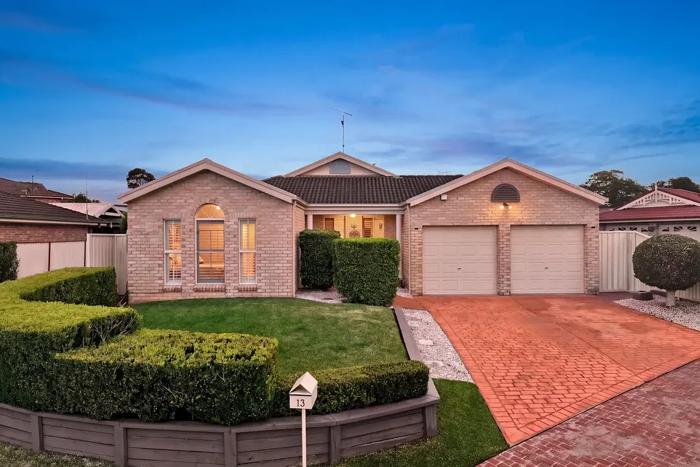 South Windsor 4房  Spacious Family Living in a Quiet Cul-de-Sac