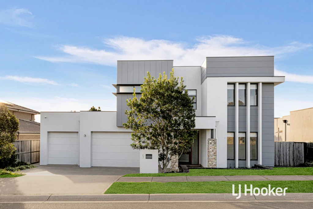 Stunning Home- 900m to Bella Vista Public School