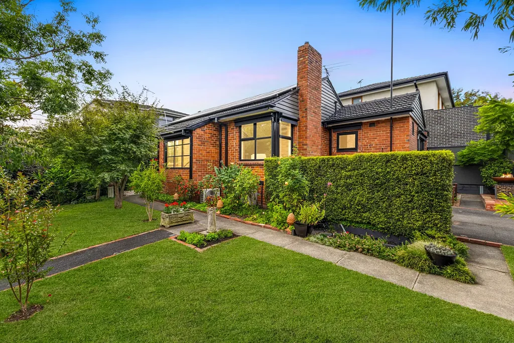 Ashwood 2房 翻新奢居 324㎡拐角地 Bosch厨电 低维护 便捷学区 交通畅 环境优 RENOVATED BRILLIANCE WITH LOW MAINTAINCE LIVING