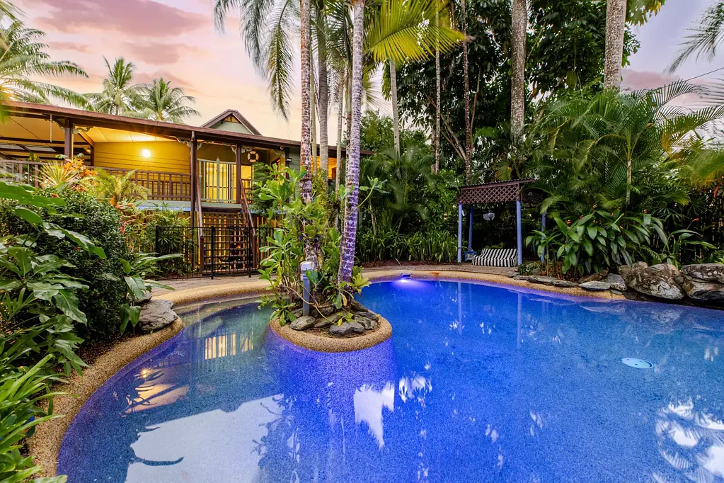 Cooya Beach 4 Bedroom High Set Beachfront Home