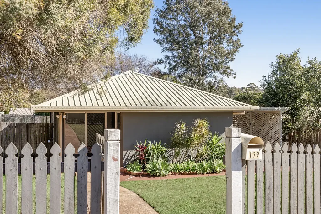 Wilsonton Heights 3 Slaapkamer Ready to Move In - Smart Buying in a High-Growth Location