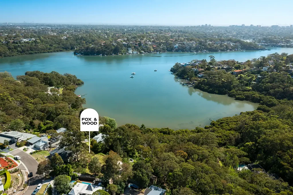 Oyster Bay Level land with panoramic views
