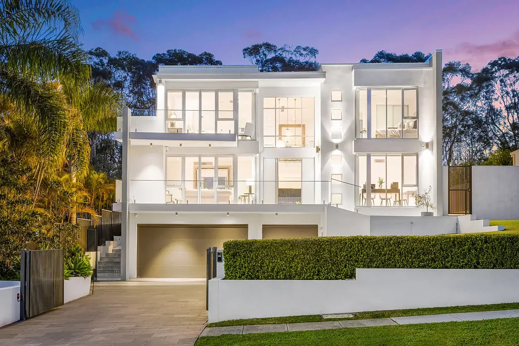 64 Sylvan Ridge Drive, Illawong, NSW 2234