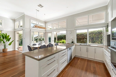 Roseville 4Zimmer Flawless family living, quietly placed steps from Roseville Public School