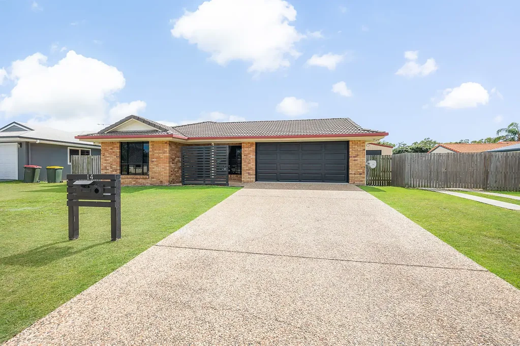 Kin Kora 4 Bedroom SIDE ACCESS, LARGE SHED, AIR-CON & SOLAR!!