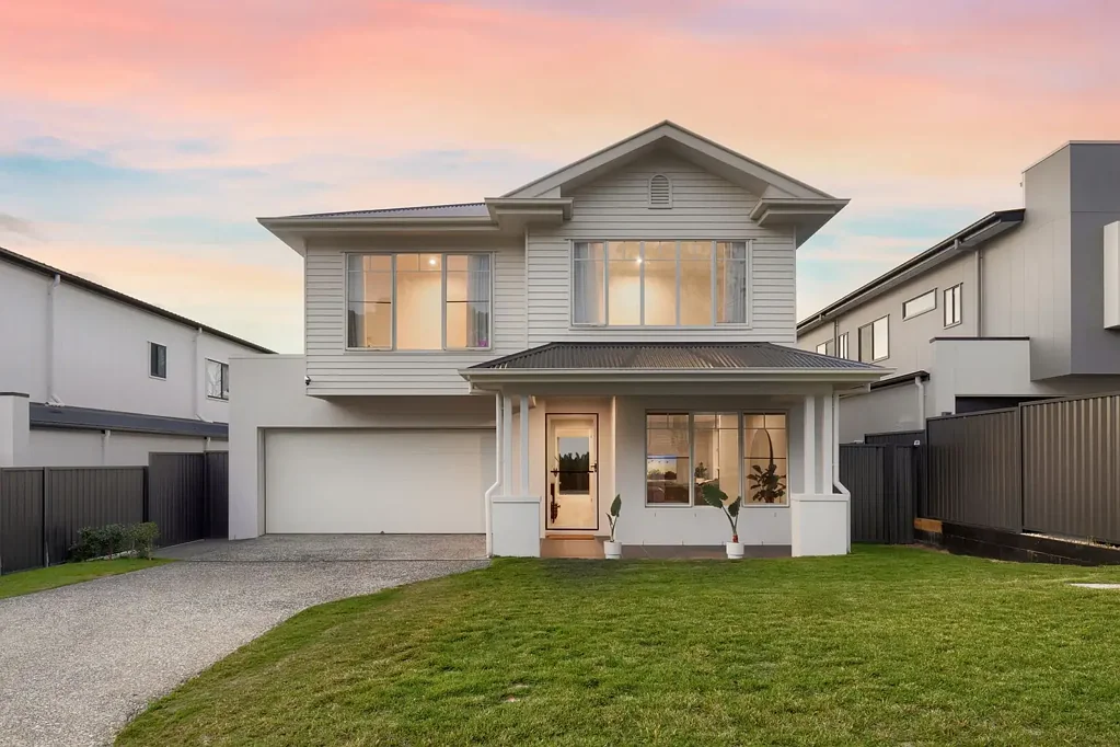 Parkinson 5Zimmer Newly Built Family Luxury in the Highly Sought-After Stretton State College Catchment