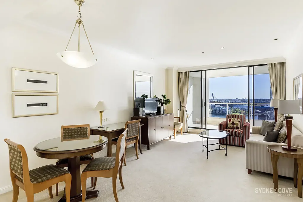 VERY LARGE BALCONY WITH WESTERN HARBOUR VIEWS | Furnished