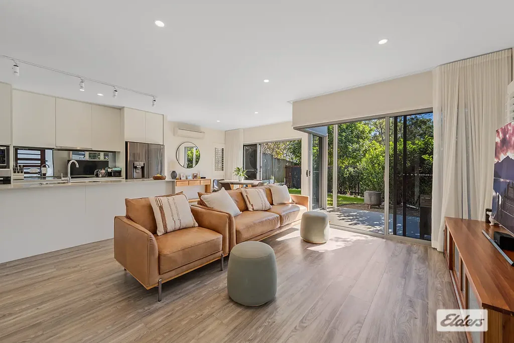 Everton Park 4غرفة نوم NEW PRICE! CONTEMPORARY FREESTANDING TOWNHOUSE - SIMPLY STUNNING