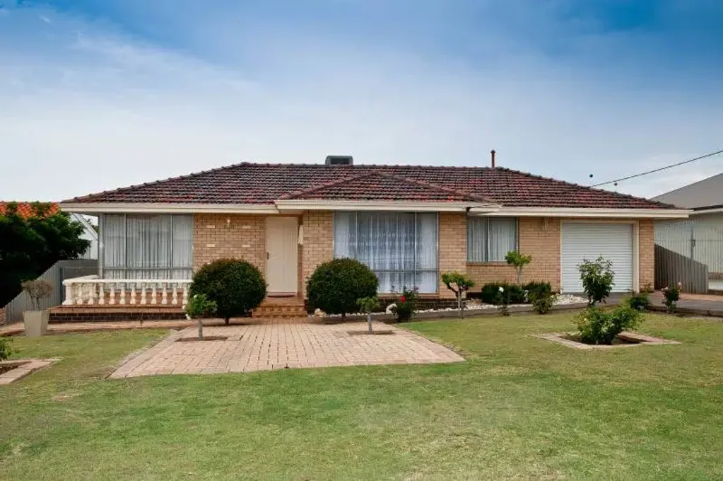 Timeless Character in an Unbeatable Lifestyle Location