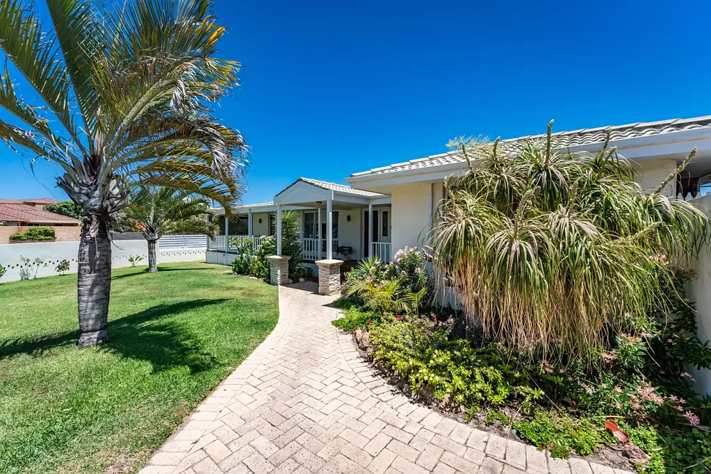 Tarcoola Beach 3બેડરૂમ Classy Beachside home