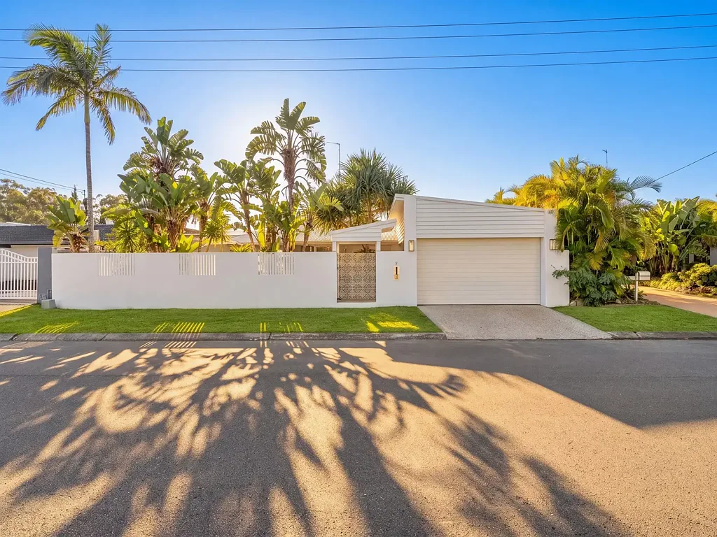 Burleigh Waters 5બેડરૂમ A true family home in Burleigh Waters