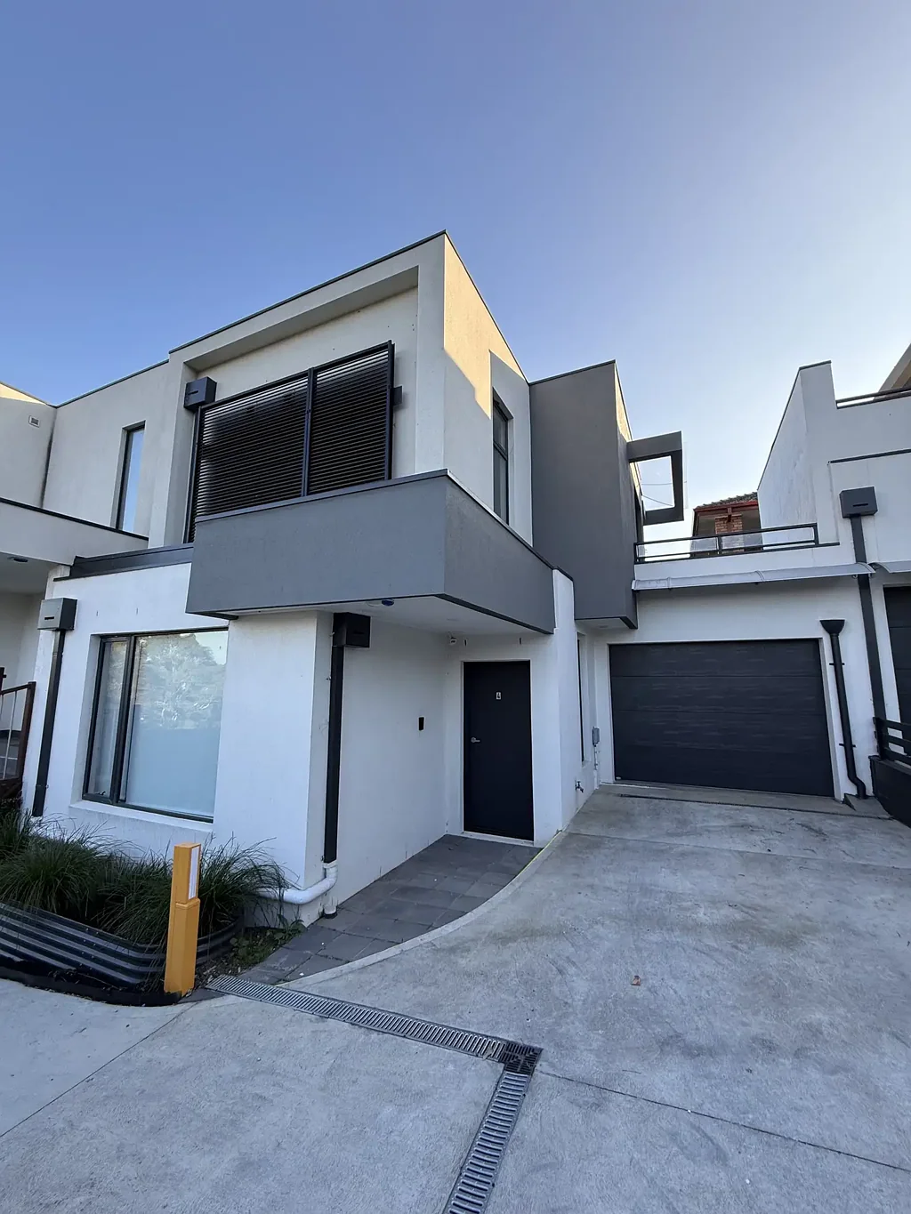 BRAND NEW MODERN LIVING THAT TICKS ALL THE BOXES