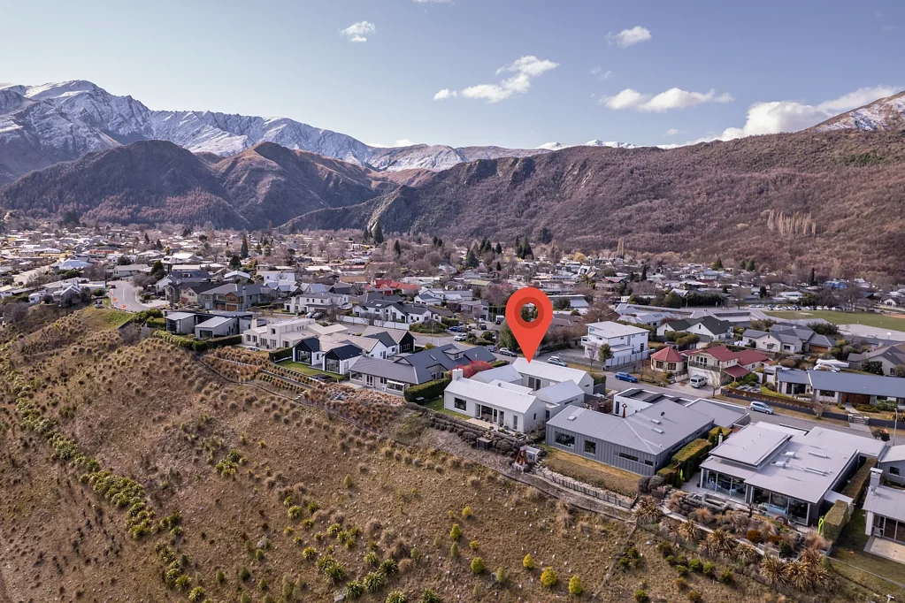Arrowtown 4Kwarto Home & Income on the Arrowtown Ridgeline