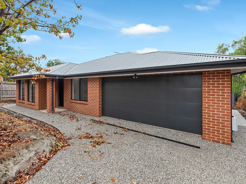 Brand New Family Home in Prime Maddingley Location