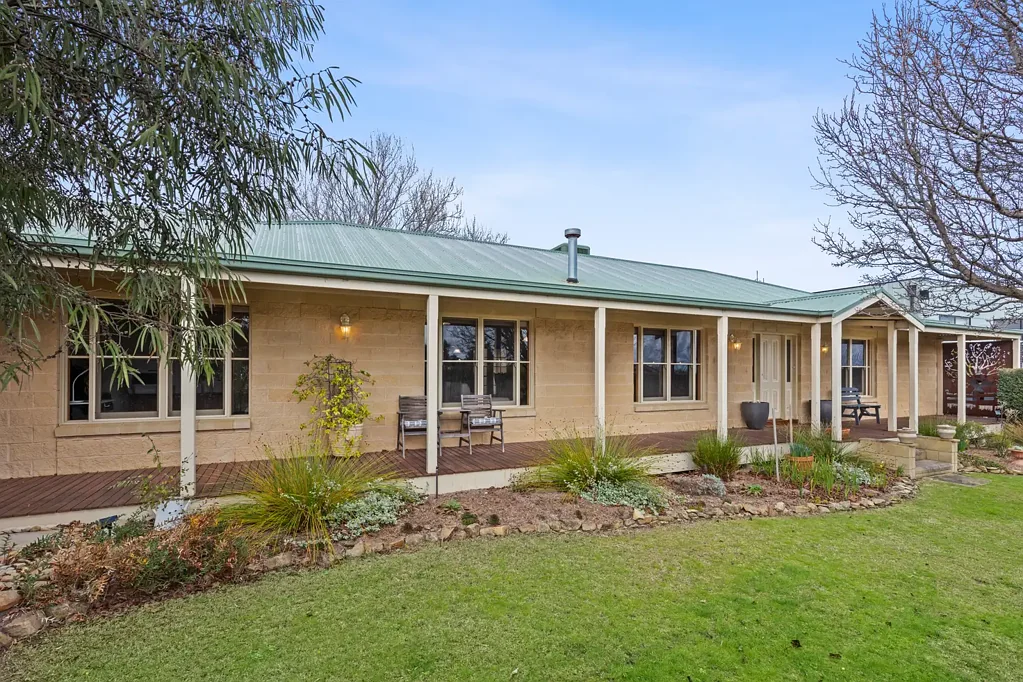 Clifton Springs 4房  Elevated Family Living with Bay Views