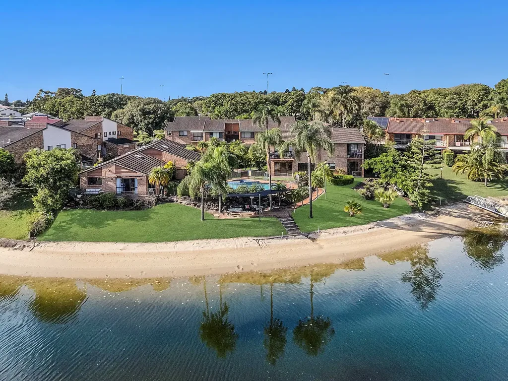 10/20 Dunlop Court, Mermaid Waters, QLD 4218