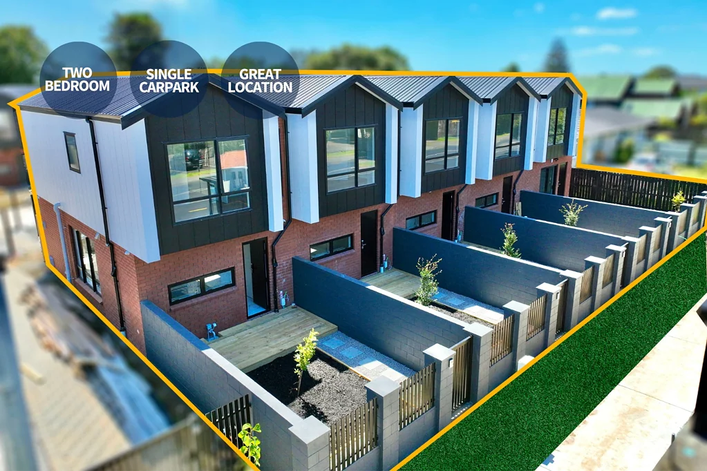 Townhouse + Carpark!