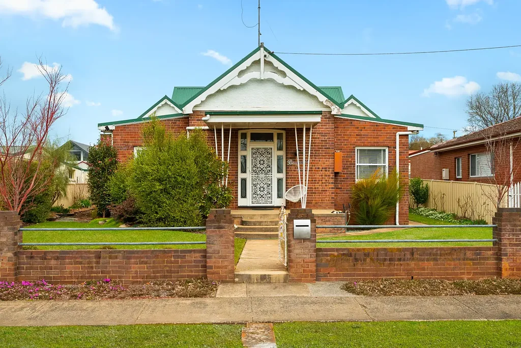 Crookwell 3房  Charming North-Facing Double-Brick Home with Classic Character