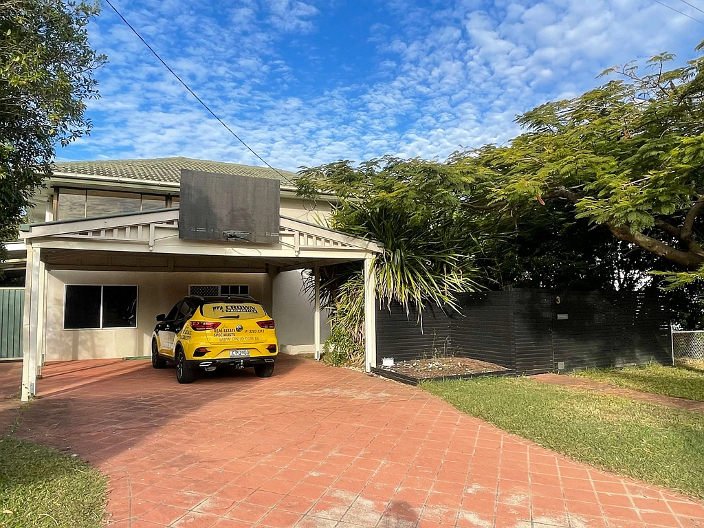 Family Home with Pool - Opportunity for dual family living