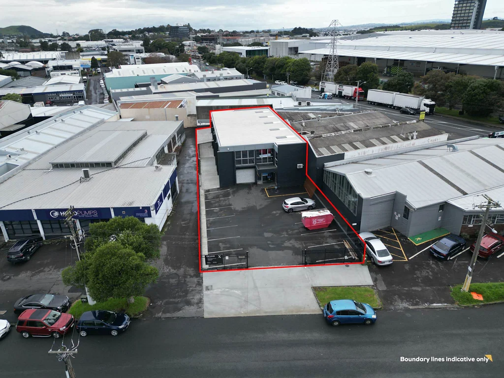 Penrose 705M² UNIQUE COMMERCIAL BUILDING