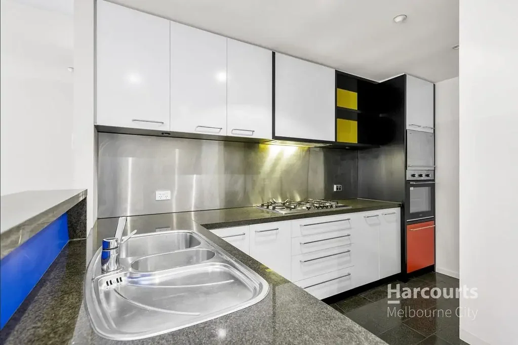 Vibrant Royal Parade Residence!