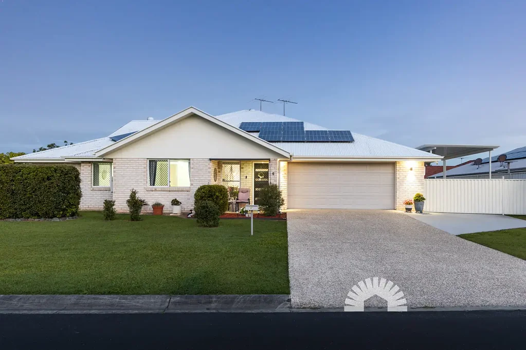 Caboolture 4房 现代复式生活，空间、风格与日常便利兼具 Modern Duplex Living with Space, Style & Everyday Convenience