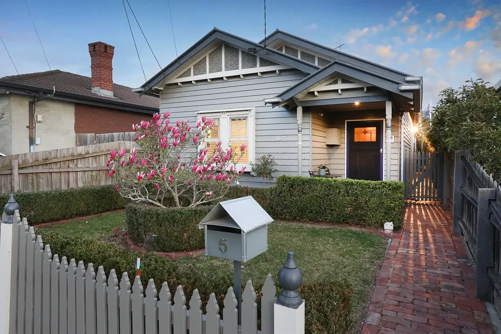 5 Albion Street, Kingsville, VIC 3012
