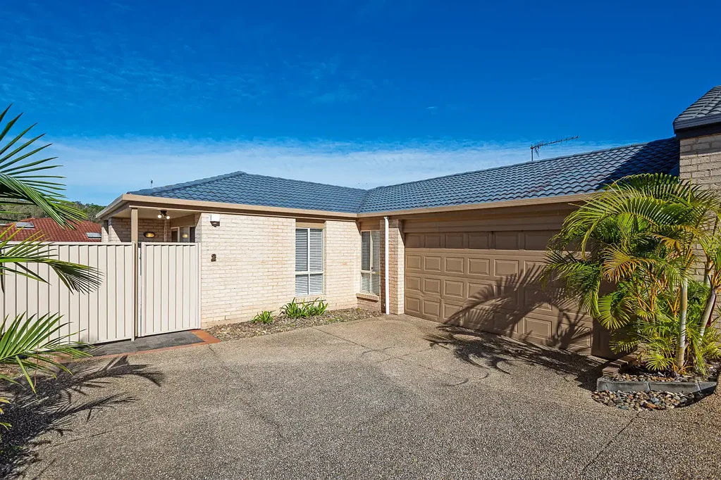 Runaway Bay 3બેડરૂમ Low Maintenance Single-Level Duplex - Vacant and Ready to Move In!