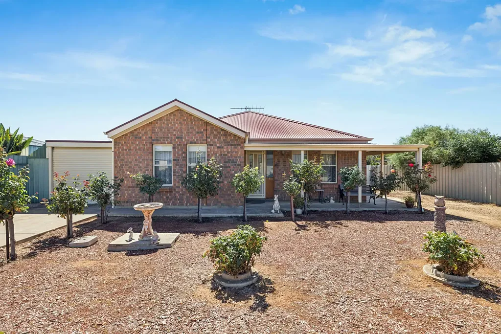 Strathalbyn 3બેડરૂમ Neat, Complete & Move-In Ready