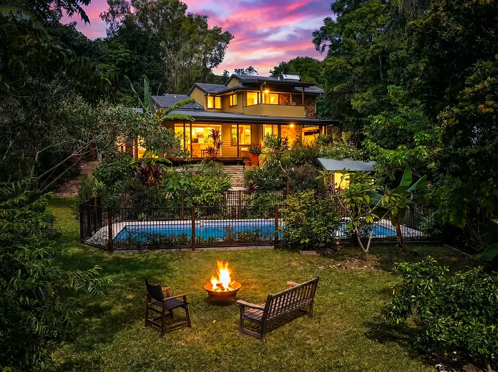 Mullumbimby 3房  Private Sanctuary with Pool, Art Studio & Leafy Outlook