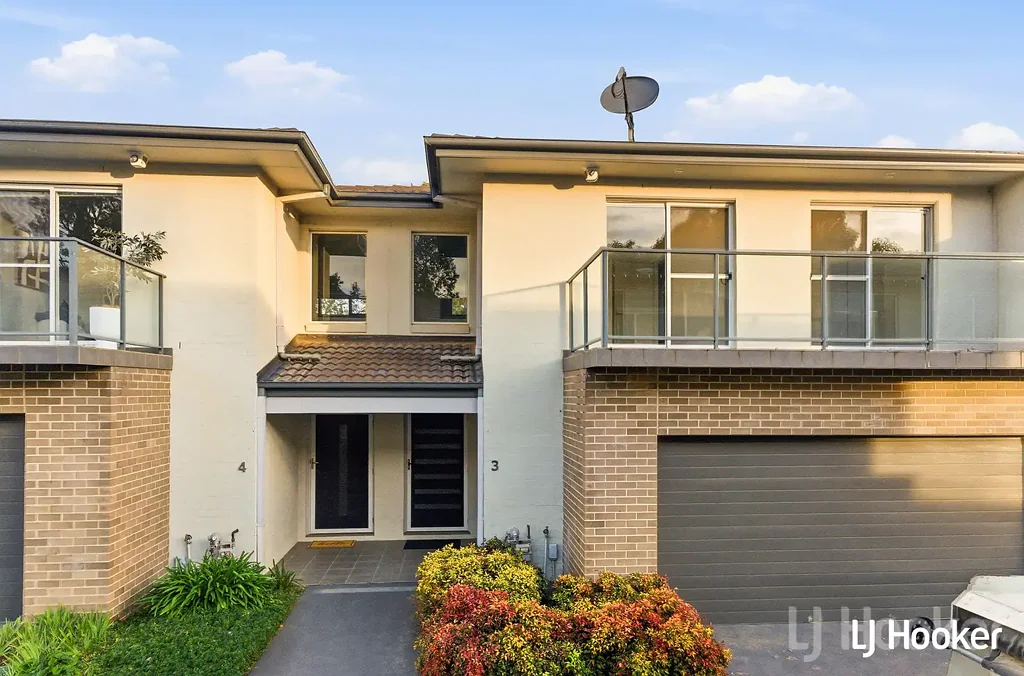 Immaculate 3 bedroom townhouse