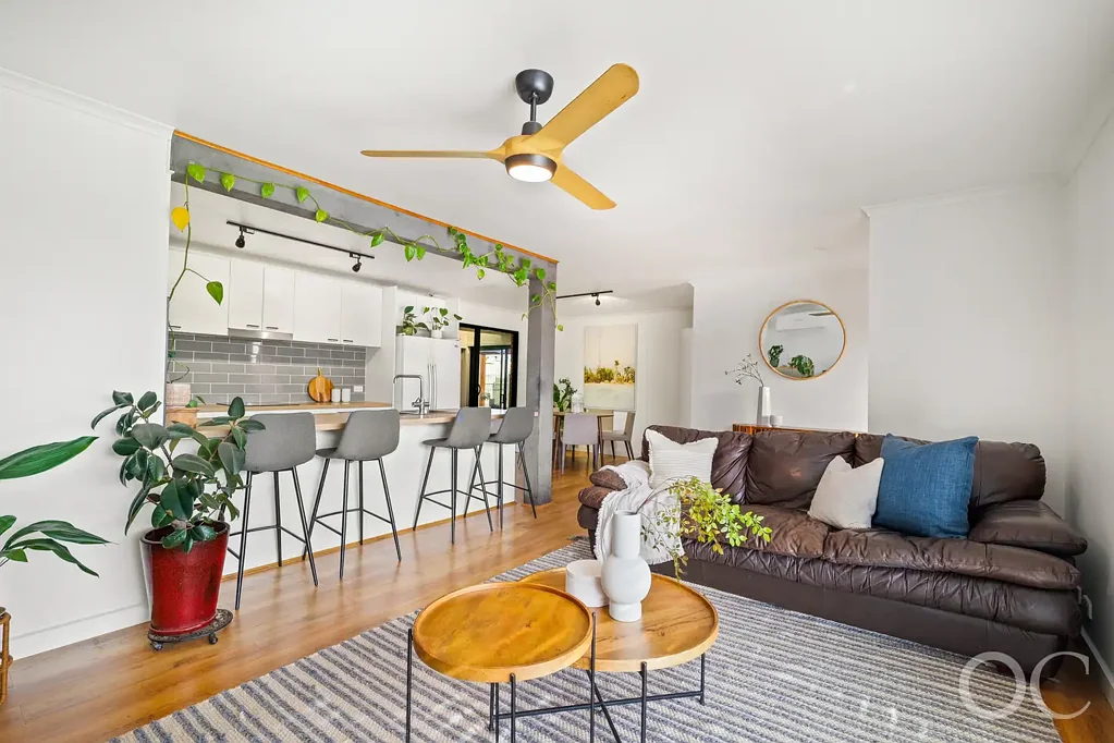 Port Willunga 4房  Open the Door to Four Bedrooms and One Big Reason to Entertain By the Sea