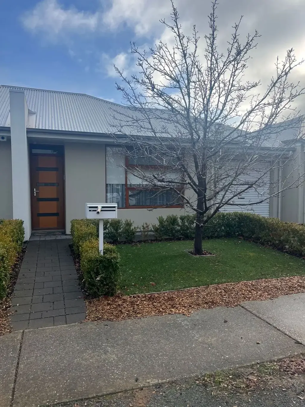 Ascot Park 2 Bedroom A modern home that presents like brand new.