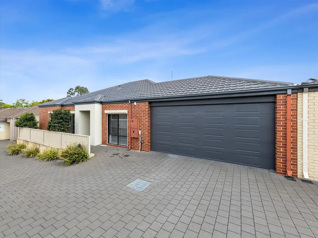 2/15 Ruddick Place, Hamilton Hill, WA 6163