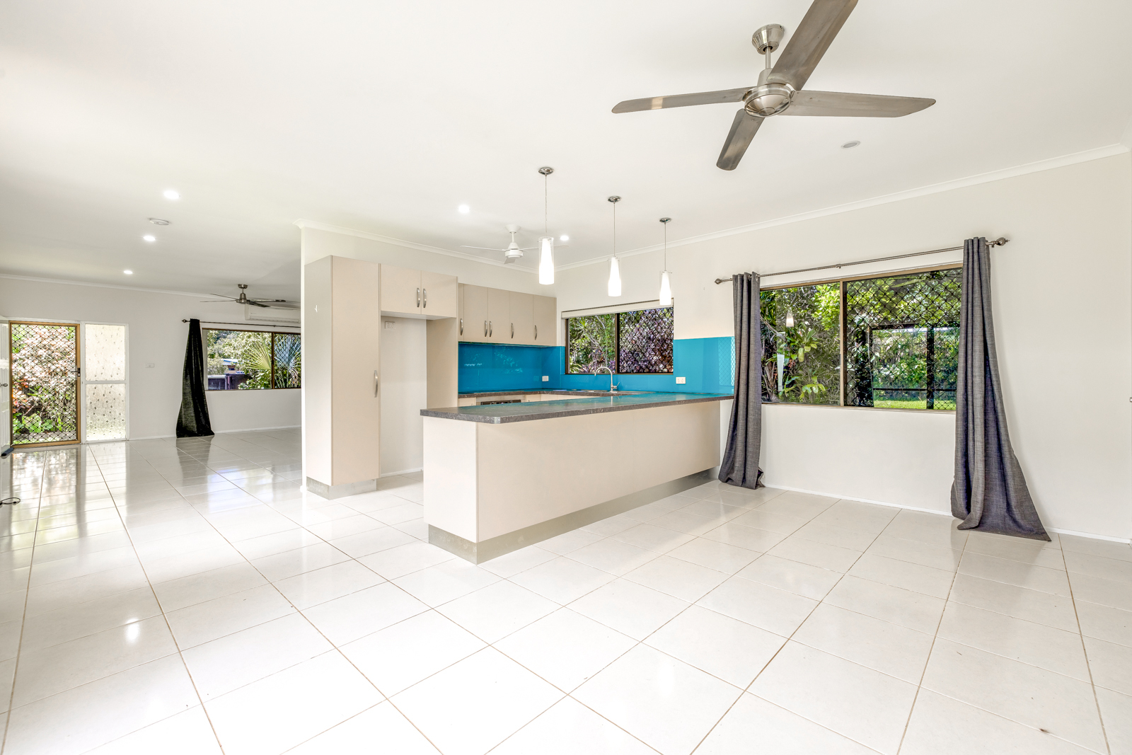 1 LOBELIA CT, MOOROOBOOL QLD 4870, 0 habitaciones, 0 baños, House