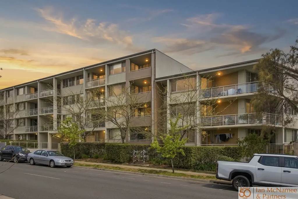 Queanbeyan 1Habitaciones Modern End-Unit Living with Space & Convenience
