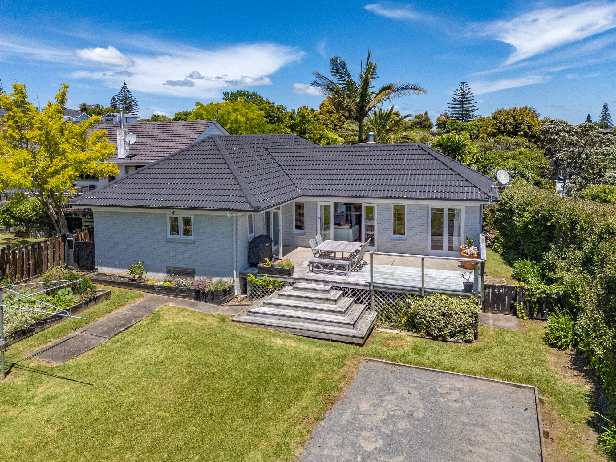 Howick 4房 难得一遇！923㎡平整大地上的温馨魅力住宅！ Charming Character Home on 923sqm