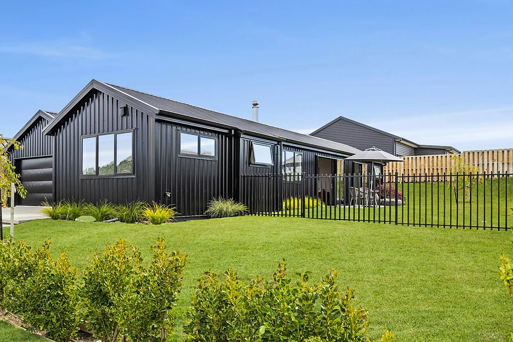 Wanaka 3Moenga Functional and stylish living on Linnburn