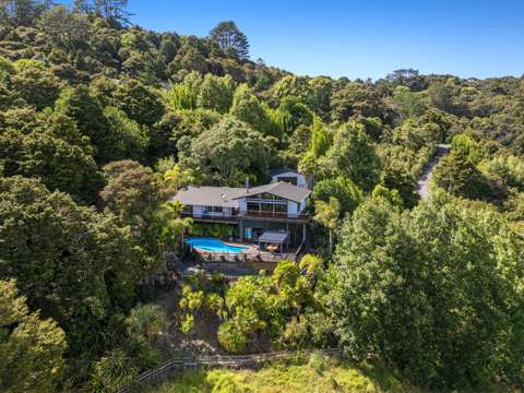 Silverdale 4房  Location Location Location - with a WOW factor!