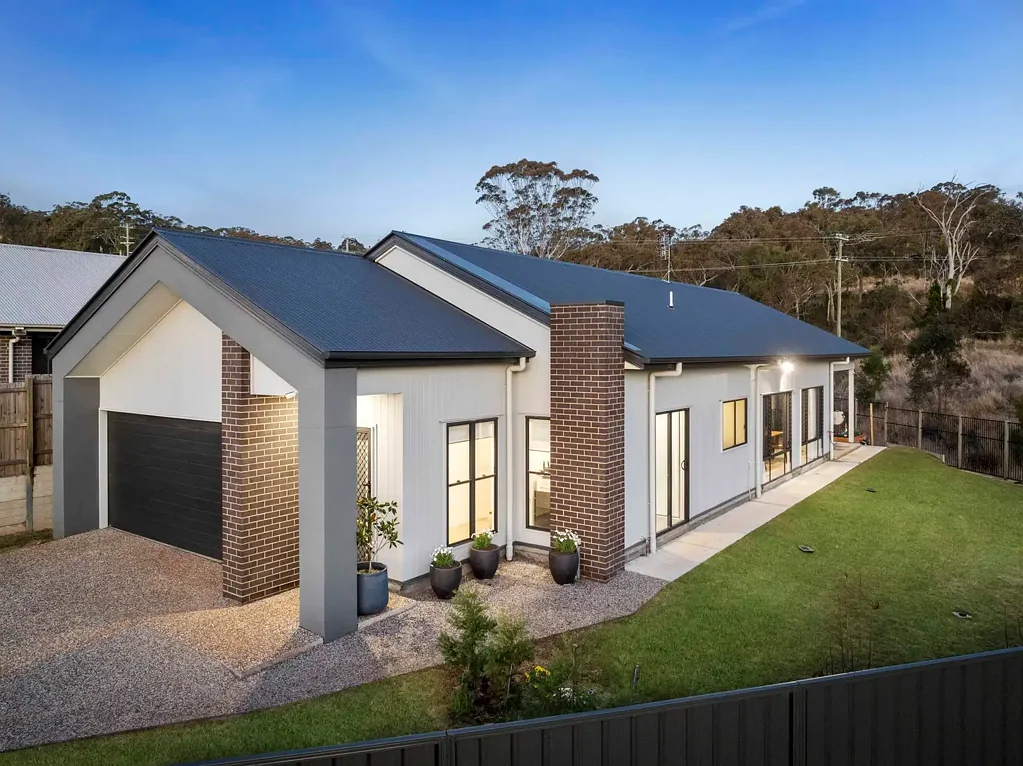 6 Rell Court, Darling Heights, QLD 4350